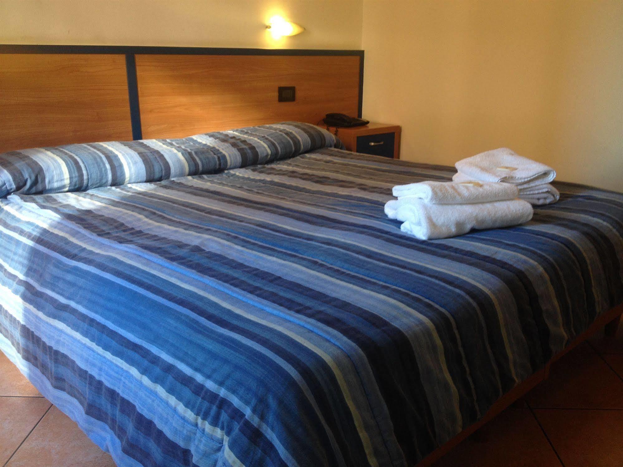Hotel Iride Stazione Lambrate Citta Studi มิลาน ภายนอก รูปภาพ