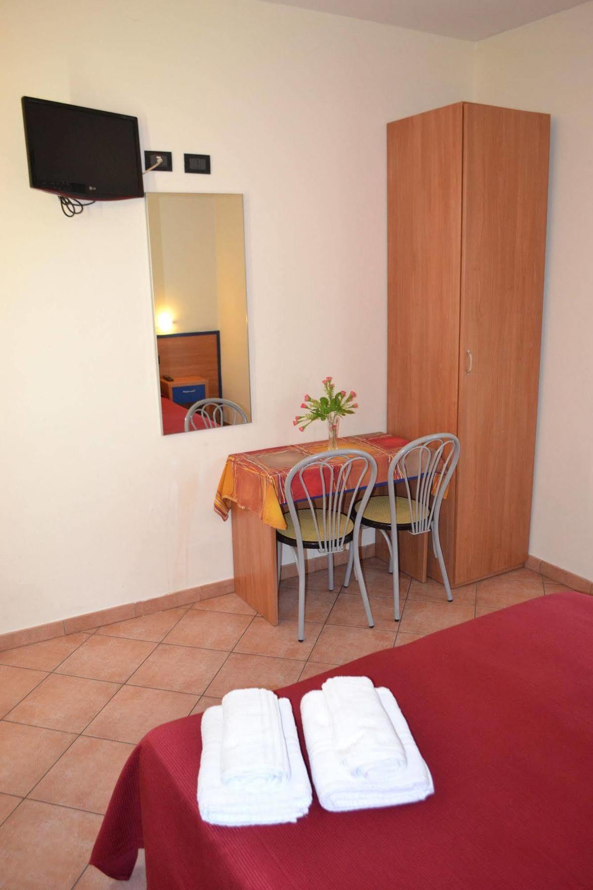 Hotel Iride Stazione Lambrate Citta Studi มิลาน ภายนอก รูปภาพ